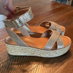 Platform sandal by Chinese Laundry NWT size 9
